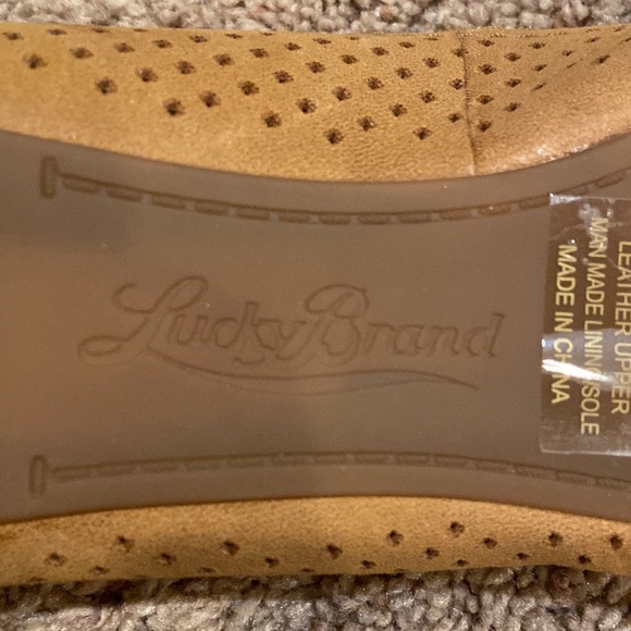 Lucky Brand Flats Diamond Pinhole Design, Sz 8, Color Tan, Ready for Spring EUC - Picture 13 of 14